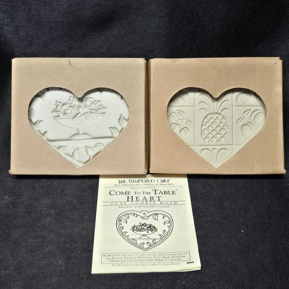 The Pampered Chef Family Heritage Hospitality & Table Heart Clay Cookie Mold